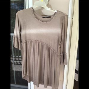 Womans beige large pullover tunic top Bell sleeves soft EUC
